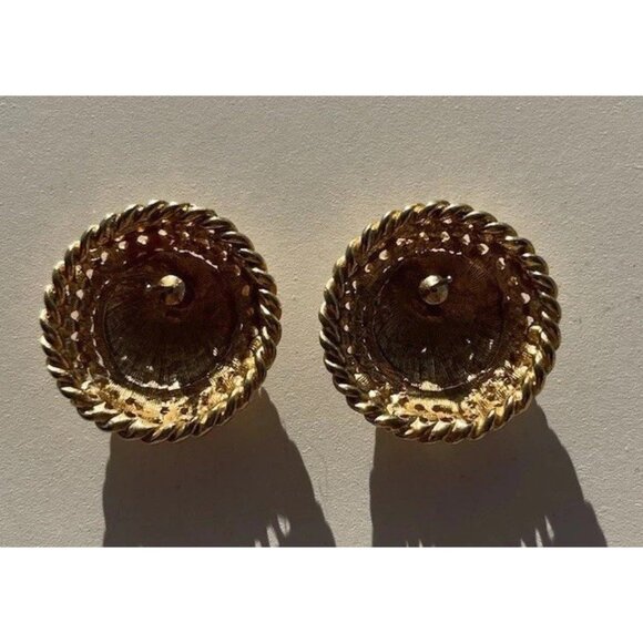 Vintage Round Textured Gold Tone Red Cabochons Shape Clip-on Earrings 1980s - Picture 9 of 11